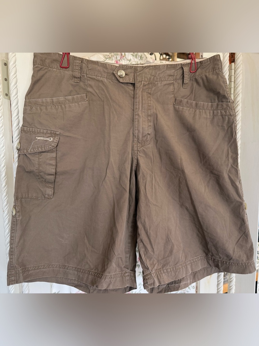 Columbia Cargo Shorts size 8